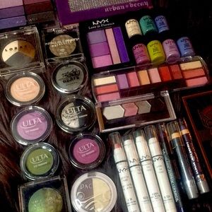 30 Piece Eyeshadow lot